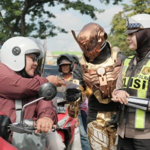 *Kreatif, Sosialisasi Operasi Zebra Polres Malang Jadi Super Hero*