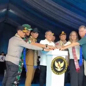 *Polri Perkuat Ketahanan Pangan Nasional: Wakapolri Bersama Menko Pangan Tanam Jagung di Lampung Selatan*