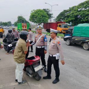 *Polres Pelabuhan Tanjungperak Gelar Patroli Terpadu di Akses Vital Surabaya–Madura*