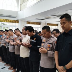 *Polresta Sidoarjo Gelar Sholat Ghaib dan Doa Bersama untuk Korban Bencana Aceh Sumatera*