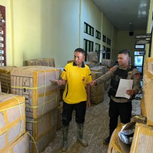 *Bantuan Logistik Kapolri untuk Polres Aceh Tamiang Tiba, Pastikan Pelayanan Kepolisian Segera Pulih*