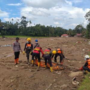 *Update Penanganan Bencana Sumbar: Polri Percepat Pencarian dan Identifikasi Jenazah*