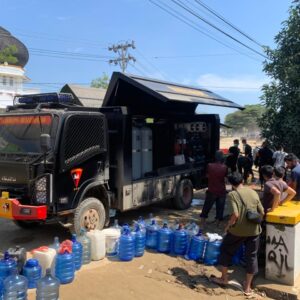 *Brimob Polri Kerahkan 13 Randurlap dan 8 Water Treatment, Perkuat Pelayanan Pascabencana di Aceh, Sumut, dan Sumbar