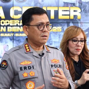 *Polri Distribusi Bantuan Polri Capai 159 Ton, 12 Ribu Personel Dikerahkan*