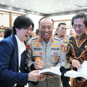 *Polri Menuju Era Baru: Modern, Presisi, Berdaulat Teknologi*