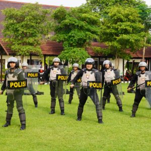 *Polres Jombang Gelar Latihan Dalmas untuk Kesiapan Pelayanan Kegiatan Unjuk Rasa*