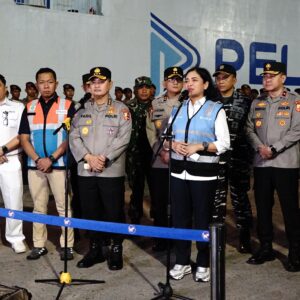 *Polri Terus Kirimkan Pasukan serta Logistik ke Wilayah Terdampak Bencana di Sumatera, Sinergi Kemanusiaan Bersama PT Pelni*