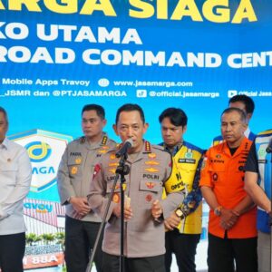 *Kapolri dan Menhub Tinjau Kesiapan Pengamanan Nataru di JMTC Bekasi*