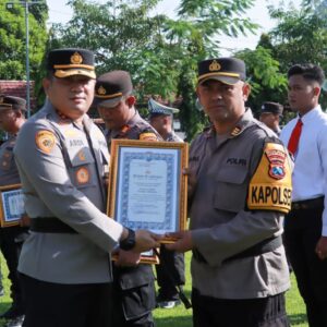 *Bentuk Apresiasi, Kapolres Jombang Berikan Reward Kepada 10 Subsatker dan 12 PNPP Berprestasi*