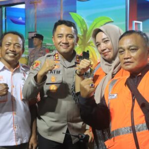 *Kapolres Probolinggo : Malam Pergantian Tahun Kondusif, Masyarakat Gelar Sholawat dan Doa Bersama*