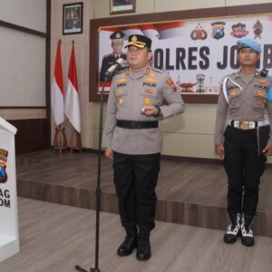 *Polres Jombang Gelar Sertijab Waka Polres, Kabagops, Kasat Lantas dan Pengukuhan Kasiwas*