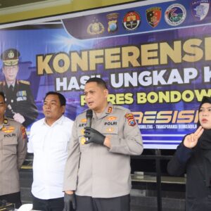 *Polres Bondowoso Ungkap Curanmor Tersangka Pelaku dan Penadah Diamankan*