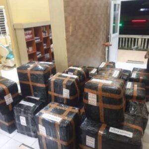 *Polri Salurkan Bantuan Obat, BMHP, dan Vaksin Tetanus ke Jajaran Wilayah Barat Aceh*