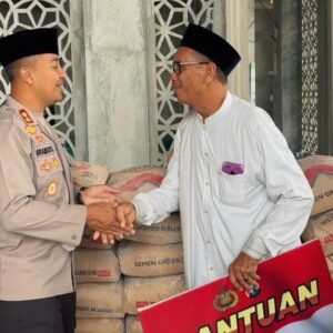 *Polri Peduli : Polres Kediri Salurkan Bantuan Untuk Pembangunan Masjid An Nur Al Utsmani*