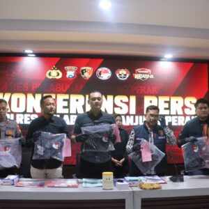 *Polres Pelabuhan Tanjungperak Amankan Tersangka Otak Pembunuhan di Wonokusumo*