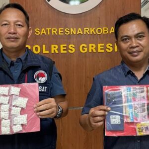 *Polres Gresik Amankan Tersangka Pengedar Ribuan  Pil Koplo di Tlogopojok*