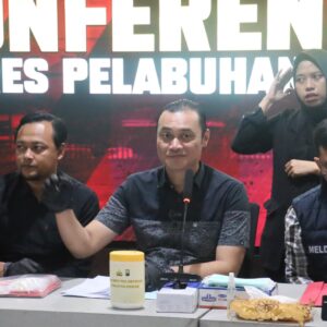 *Polres Pelabuhan Tanjungperak Ungkap Peredaran Narkoba Amankan Residivis Pengedar*