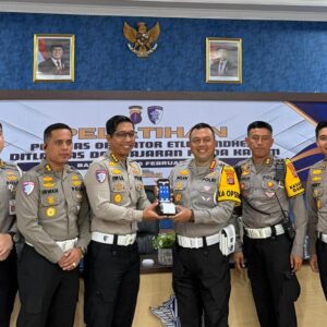 *ETLE Mobile Handheld Perkuat  Modernisasi Penindakan Lalu Lintas di Kaltim*