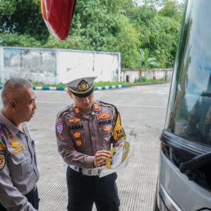 *Operasi Keselamatan Semeru 2026 Polres Jember Ramp Check dan Periksa Kesehatan Awak Bus*