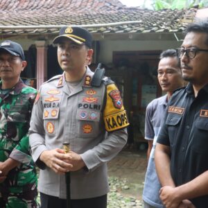 *Polres Pacitan Salurkan Bantuan untuk Korban Gempa*