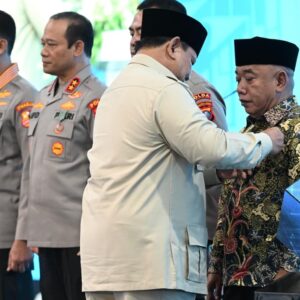 *Presiden Prabowo Anugerahkan Tanda Kehormatan kepada 70 Tokoh Penggerak Gizi dan Ketahanan Pangan Nasional*