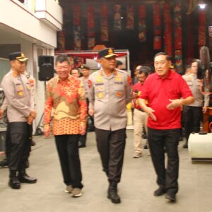 Kapolda Jatim Tinjau Klenteng Eng An Kiong di Kota Malang Tegaskan Komitmen Jogo Jawa Timur Saat Imlek 2026*