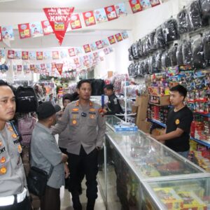 *Polres Sumenep Larang Warga Bermain Petasan*