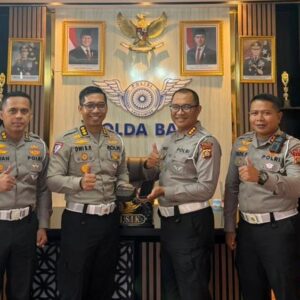 *Korlantas Polri Distribusikan ETLE Mobile Handheld di Polda Bali Perkuat Penegakan Hukum Lalin Berbasis Digital*