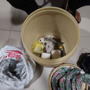 *Polres Malang Ungkap Produksi Petasan Ilegal 3 Kg Bubuk Mercon Disita*