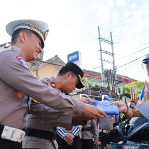 *Polantas Menyapa : Polres Jember Gelar Safari Kamseltibcar Lantas Sosialisasikan Jalur Blackspot*