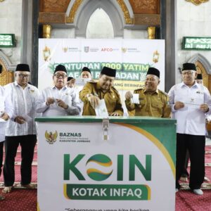Bupati Warsubi Bersama Baznas Santuni 1.000 Anak Yatim dan Kick Off ‘Jombang Berinfaq’