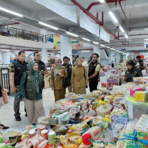 *Polres Ponorogo Pastikan Stok dan Harga Sembako Aman Jelang Idul Fitri*