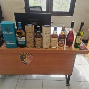 *Polrestabes Surabaya Amankan Ratusan Liter Miras Ilegal di Lakarsantri*