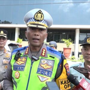 *Polda Jatim Berlakukan Pembatasan Angkutan Barang Selama Operasi Ketupat*