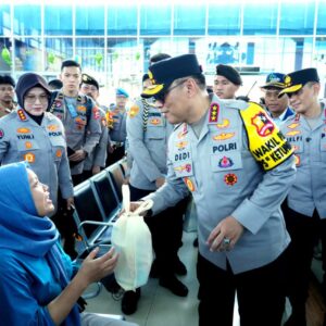 *Wakapolri Tinjau Arus Mudik Via Udara, Pastikan Penyeberangan Merak–Bakauheni Terkendali*