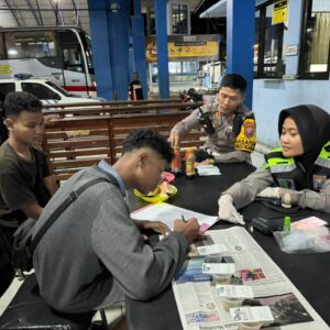 *Operasi Ketupat Semeru 2026 Polda Jatim Beri Layanan Kesehatan Mobile Gratis*