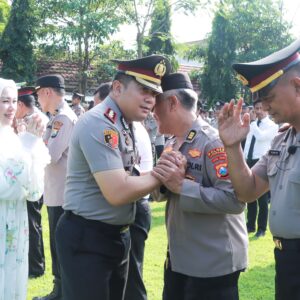 *Polres Jombang GelarApel Pagi dan Halalbihalal, Perkuat Soliditas Pasca Idulfitri*
