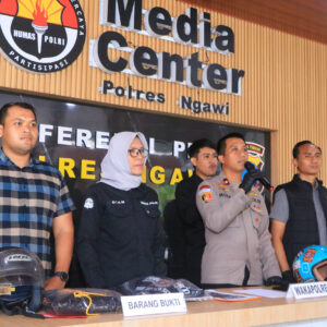 *Polres Ngawi Amankan 2 Tersangka Pengeroyokan di Paron Motif Atribut Perguruan Silat*