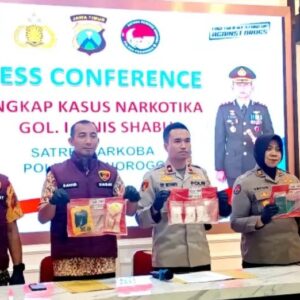 *Polres Ponorogo Amankan Pengedar Narkoba Asal Madiun, Sita 301 Gram Sabu*