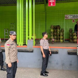 *Polres Lumajang Intensifkan Pengecekan LPG 3 Kg, Pastikan Distribusi Tepat Sasaran*