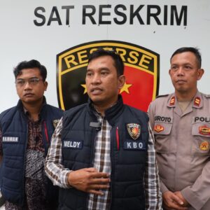 *Polres Pelabuhan Tanjungperak Amankan Tersangka Penipuan PO Sembako Murah* 