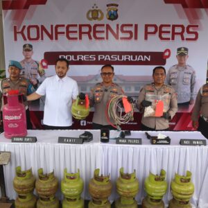 *Polres Pasuruan Ungkap Kasus Penyalahgunaan LPG Subsidi, Dua Tersangka Diamankan*