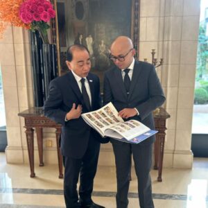 *Kini Juga Hadir di KBRI Paris, Buku Rasa Bhayangkara Nusantara Kenalkan MBG Indonesia ke Masyarakat Perancis*
