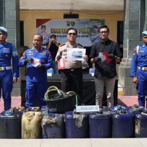 *Polda Jatim Gagalkan Penyelundupan Solar Subsidi ke Kalimantan, Tersangka Asal Blora Diamankan*