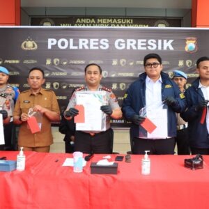 *Polres Gresik Amankan Tersangka Penipuan Rekrutmen ASN Modus Jual Beli SK Palsu*