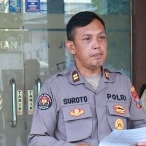 *Polres Tanjungperak Amankan Tersangka Pencurian Tandon Air yang Viral di Medsos*