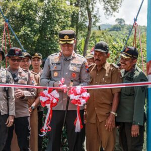 *Kapolres Jember Resmikan Jembatan Merah Putih Presisi, Akses Warga di Dua Kecamatan Jadi Lebih Aman*