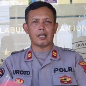 *Polres Pelabuhan Tanjungperak Ungkap Penipuan QRIS Palsu Tersangka Asal Kaltim Diamankan*