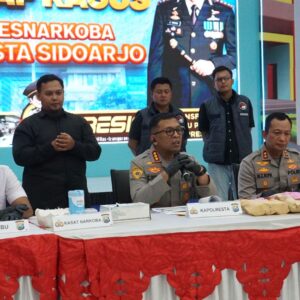*Polresta Sidoarjo Ungkap Peredaran Narkotika Jaringan Internasional, Dua WNA Diamankan*