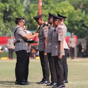 *Anak Buruh Tani Jadi Lulusan Terbaik Predikat Cendekia Bintara Kemampuan Brimob di SPN Polda Jatim*